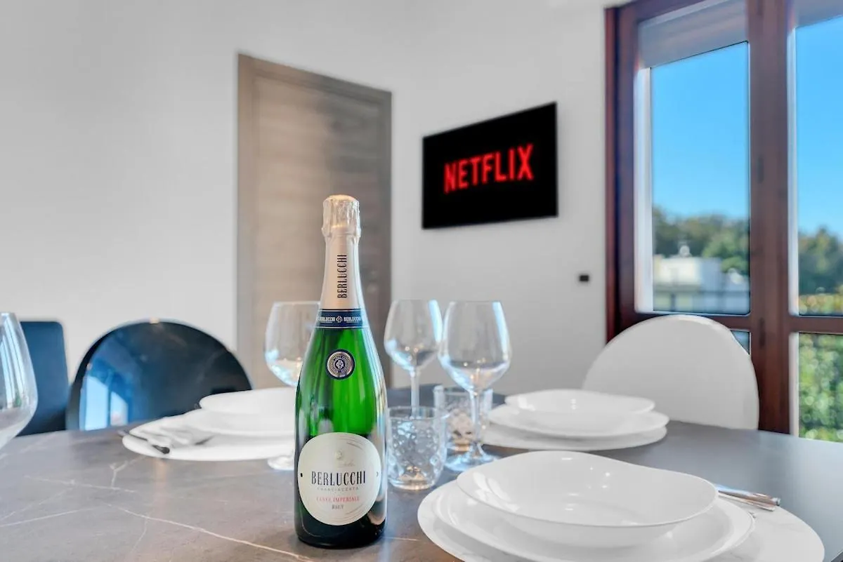 Villa Carli By Leonardo - Comfort Apartment Soiano Del Lago 0*,